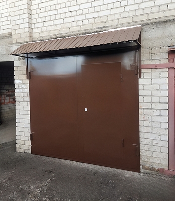 Коричневые ворота