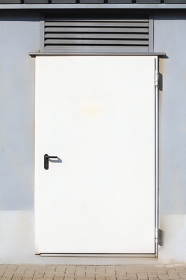 Широкая огнеупорная дверь Широкая огнеупорная дверь