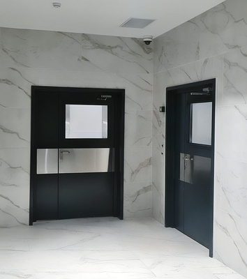 Двери с отбойниками