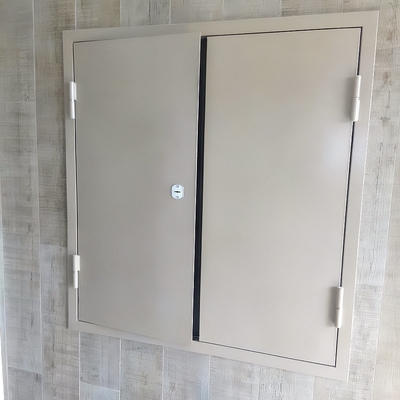 Люк с двумя створками