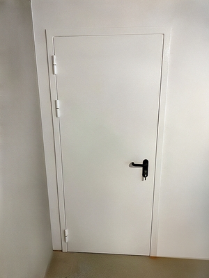 Белая огнеупорная дверь Белая огнеупорная дверь