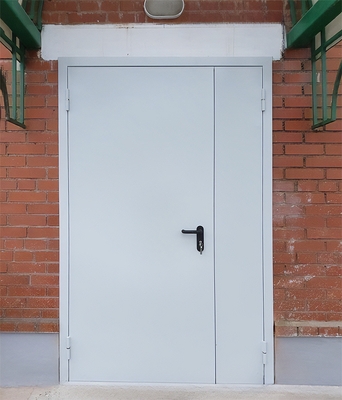 Дверь на уличном входе