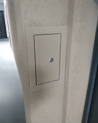 Небольшой люк Небольшой люк