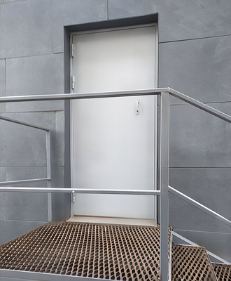 Одностворчатая стальная дверь