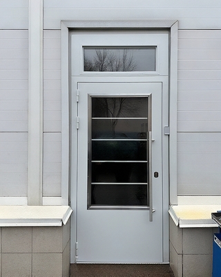 Остекленная дверь Остекленная дверь