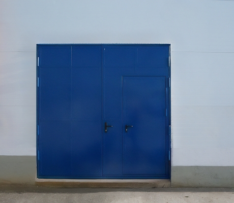 Синие огнеупорные ворота Синие огнеупорные ворота