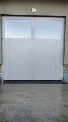 Ворота с остеклением Ворота с остеклением