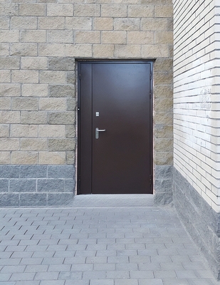 Уличная огнеупорная дверь